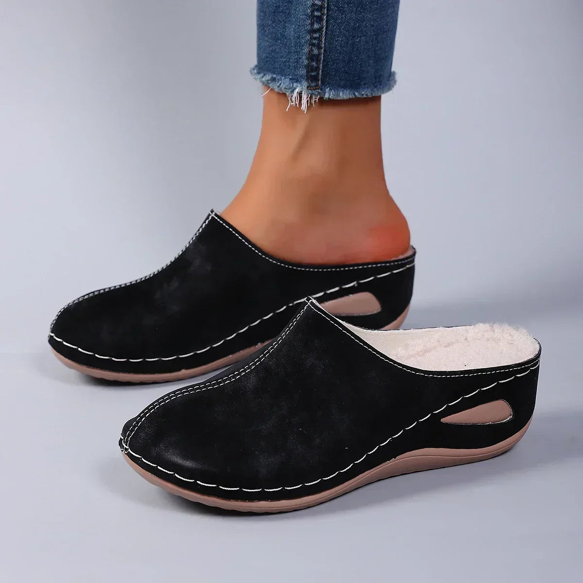 Élise slippers in three colours – black, blue and brown